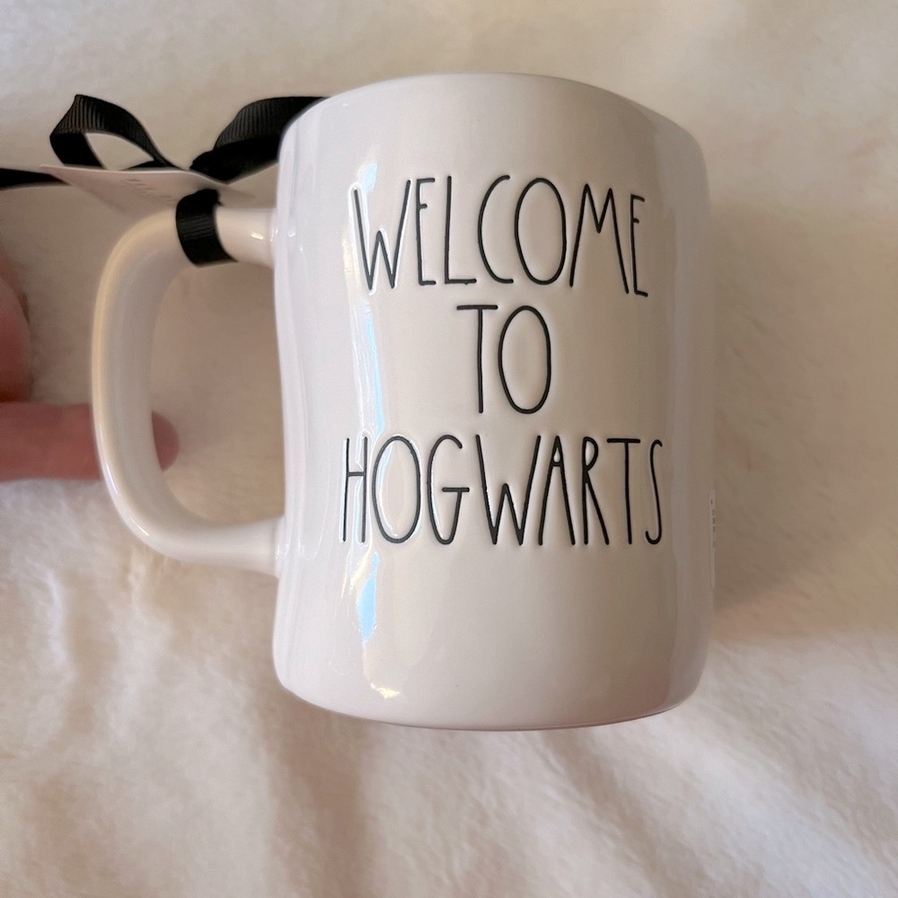 Welcomed to Hogwarts Mug NWT